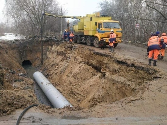 Аварийный участок дороги на Васильченко в Казани пообещали открыть завтра