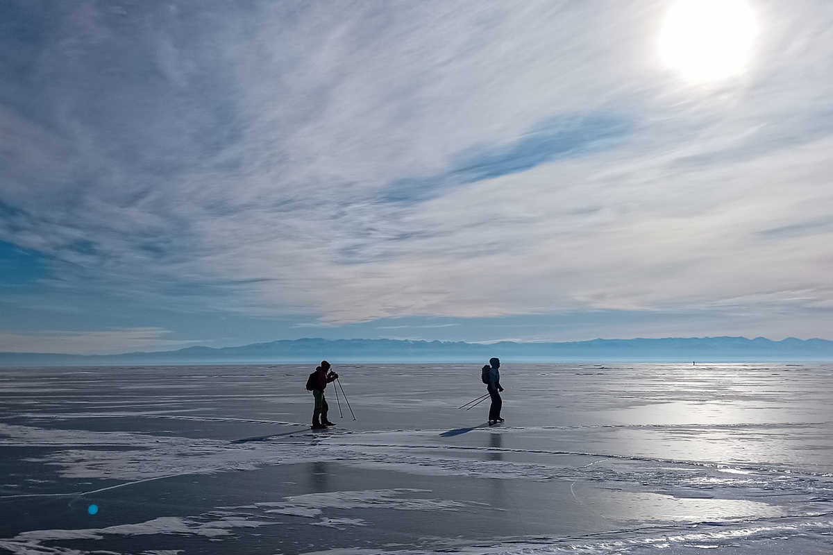 Лед сегодня на каком канале. Лед Байкала. Лед на Байкале сейчас. Становые щели на Байкале. Толщина льда на Байкале.