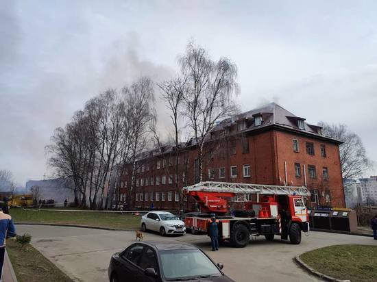 В Калининграде из-за пожара на Артиллерийской объявлена локальная ЧС