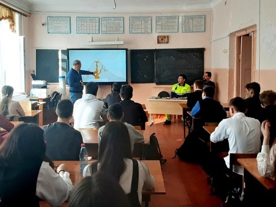 Школьникам Вершино-Дарасунского рассказали о работе в горнодобывающей отрасли