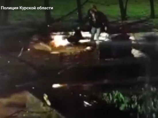 Курская полиция задержала потушившую Вечный огонь женщину-вандала