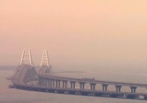 Глава Крыма Сергей Аксенов заявил, что осмотр автомобилей на Крымском мосту ускорят, чтобы увеличить пропускную способность важной для туристической отрасли магистрали