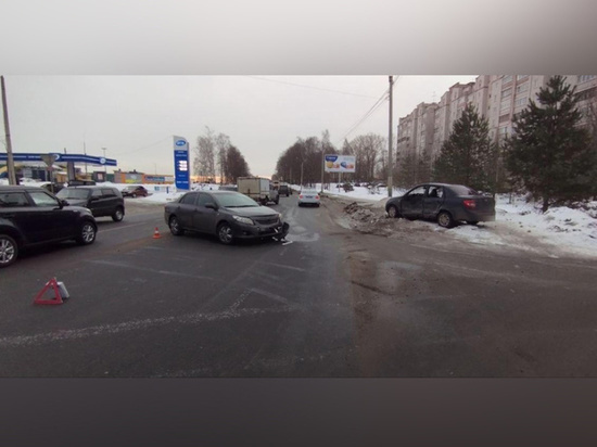 Костромские ДТП: «Тойота» против «Лады»