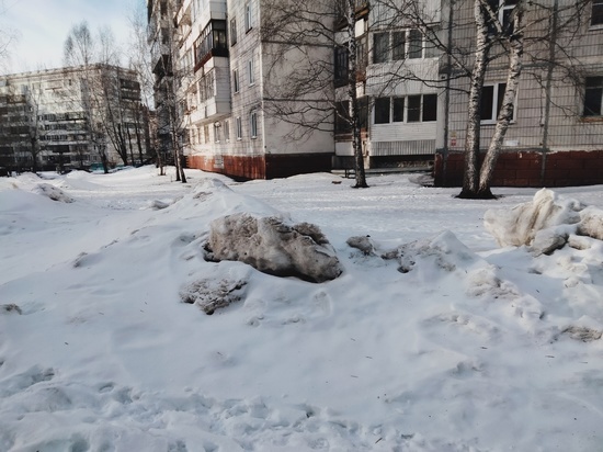 "Рекомендую пожилым людям сидеть дома": журналисты сравнили качество уборки снега и наледи в разных районах Томска