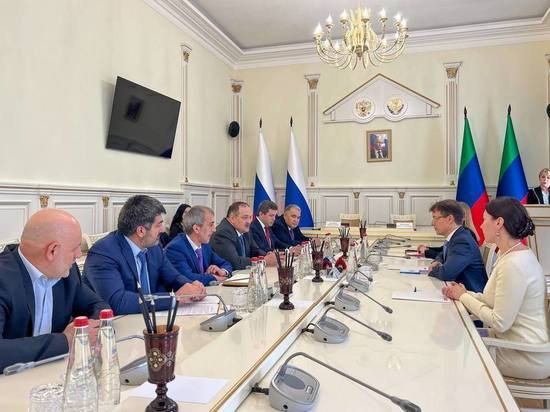 Глава Дагестана проводит совещание с руководителем Роскачества