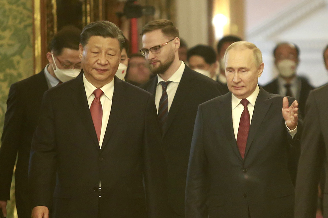Лица Владимира Путина и Си Цзиньпина в ходе встречи в Кремле: кадры положительных эмоций