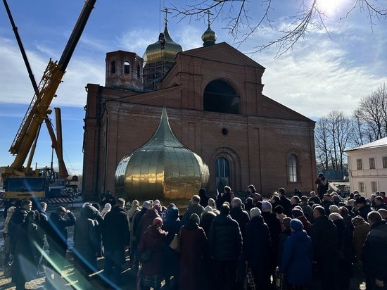В Карачевском Николо-Одринском  женском монастыре установили купол на строящийся храм
