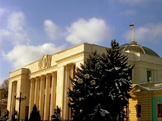 Рада приняла закон о запрете названий, связанных с Россией и СССР