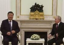 В течение десяти лет председатель КНР Си Цзиньпин поддерживает тесные связи с президентом России Владимиром Путиным, находясь в контакте по вопросам стратегического значения