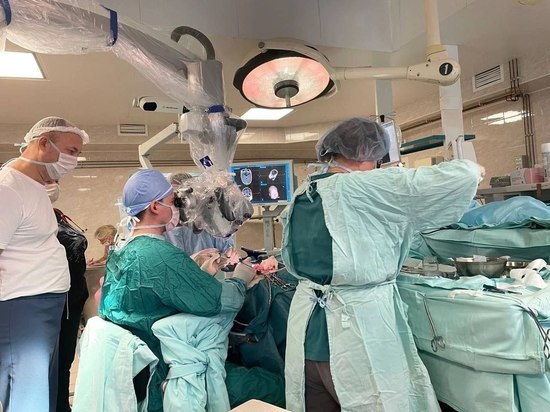 Первыми в России петербургские хирурги провели гемисферотомию трехмесячному пациенту