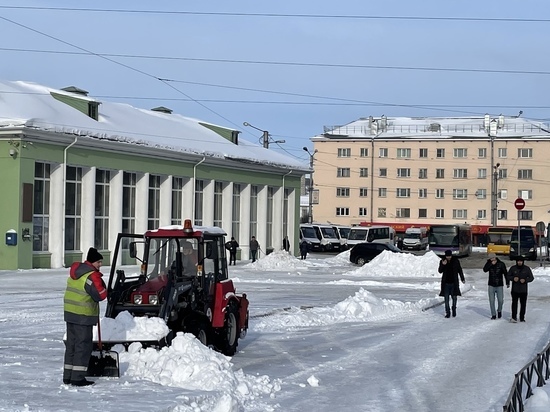 На нескольких улицах в Мурманске уберут снег после прямой линии с губернатором