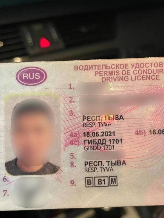 В Туве 26-летний водитель задержан с поддельными правами