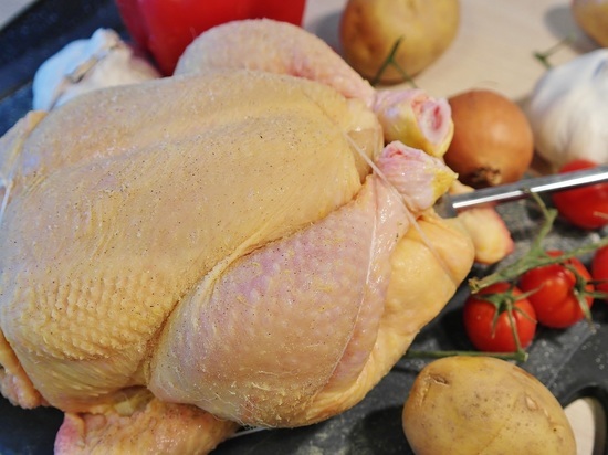 Партию куриного мяса с антибиотиками обнаружили на Сахалине