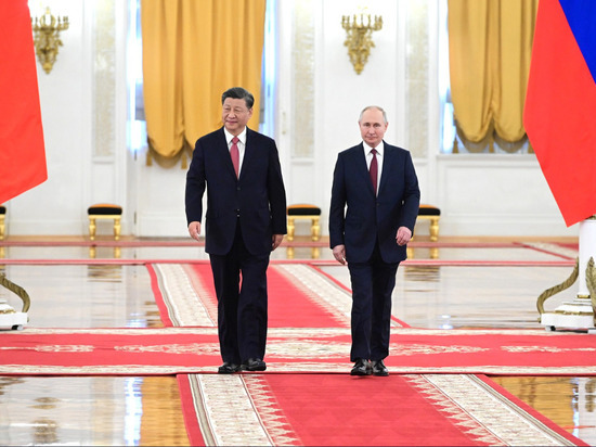 Болтон назвал "реальной проблемой" для Запада союз России и Китая