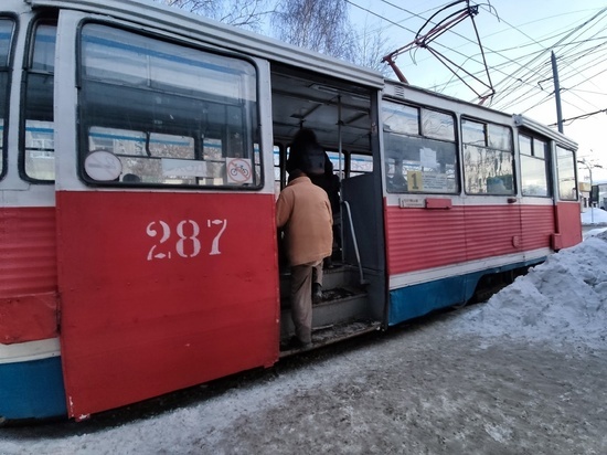 Томские трамваи не ходят на Черемошники из-из водопроводного колодца