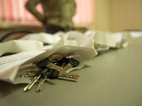 В Курске детям-сиротам вручили ключи от новых квартир на пр-е Победы и ул. Евгения Клевцова