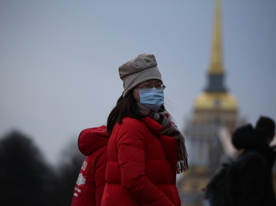 Китайские туристы начали возвращаться в Петербург медленными темпами