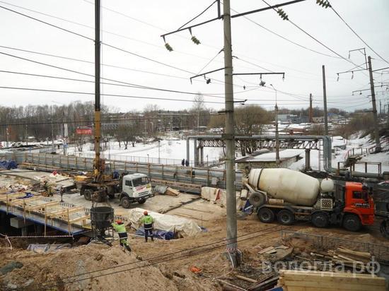 Ремонт моста через реку Шограш продолжается в Вологде