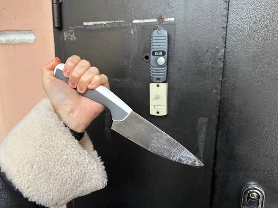 Жительница Волосово ударила своего мужа ножом во время распития алкоголя