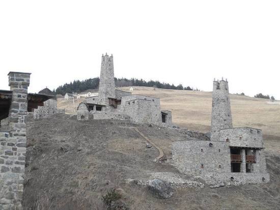 Реставрационные работы будут вестись на территории храма «Тхаба-Ерды» и средневекового замкового комплекса «Вовнушки».