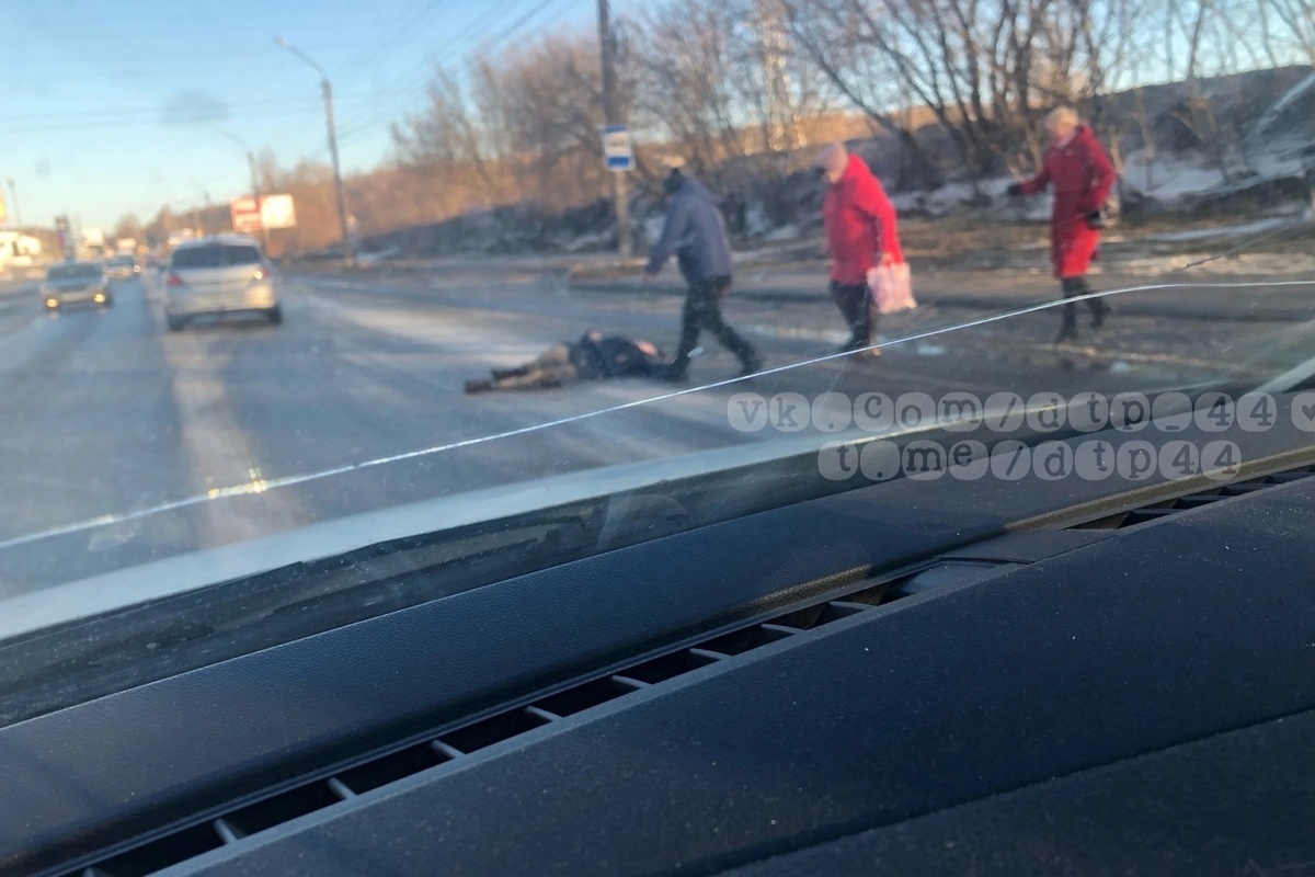 Костромские ДТП: на улице Юрия Смрнова «Волга» сбила женщину на пешеходном переходе