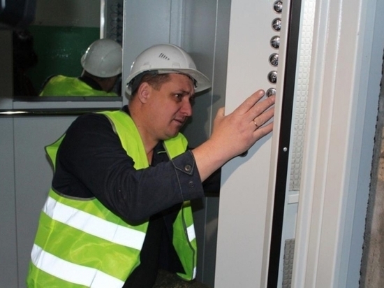 В Омске в этом году заменят почти в 10 раз больше лифтов, что в 2022
