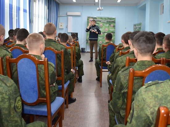 Учитель из Красноярского края рассказал о кадетских годах актера Хориняка
