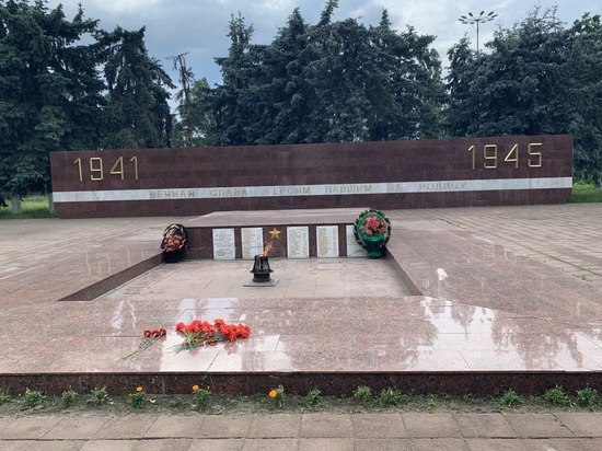 Делегация из Ленобласти приняла участие в памятных мероприятиях, посвященных трагедии в белорусской Хатыни