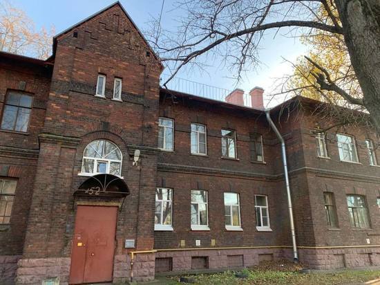 Двухэтажные краснокирпичные здания Фарфоровского поста признали объектом культурного наследия
