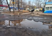 Мартовский каприз погоды загнал горожан под зонты раньше времени