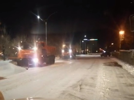 Власти Читы показали, как убирали снег на улицах в ночь на 23 марта