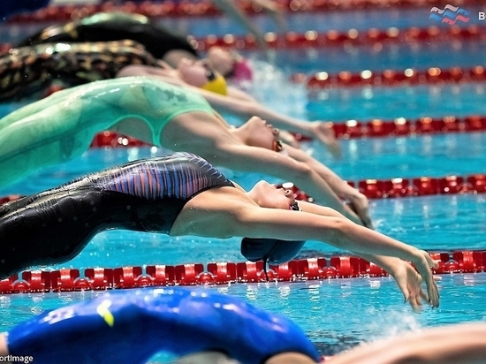 Спортсмены с Сахалина завоевали 13 медалей на чемпионате и первенстве ДФО по плаванию
