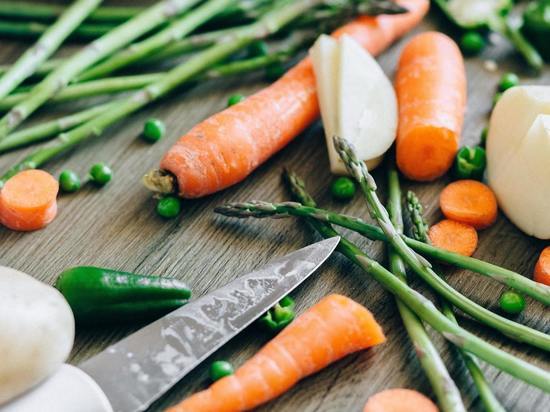 Доцент РЭУ Перепелкин заявил о подорожании картофеля, лука и моркови