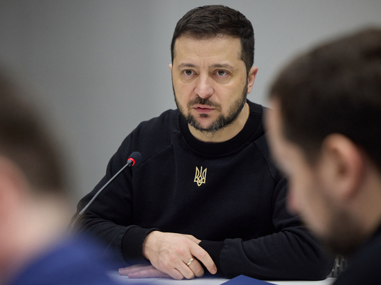 Западные СМИ продолжают обсуждать завершившийся в среду утром визит Си Цзиньпина в Россию и высказывают предположения, что диалог между Китаем и Украиной все еще возможен, а Зеленский будто бы открыт для переговоров с Пекином