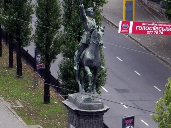 От памятника Щорсу в Киеве предложили оставить «хорошую лошадь»