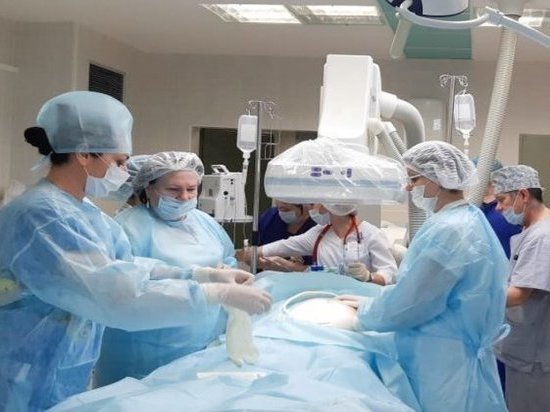 Астраханские врачи спасли жизни матери и ребенка