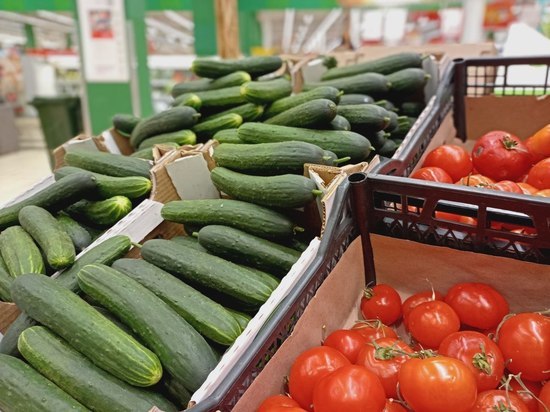 В Саратовской области дорожают помидоры и свинина, дешевеют огурцы