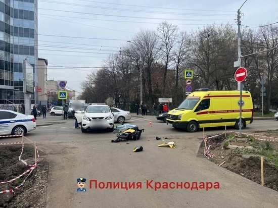 Утром в четверг, 23 марта, в центре Краснодара произошло жёсткое ДТП