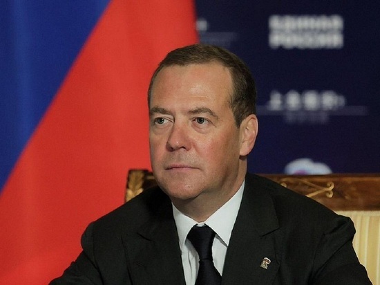 Медведев решил «взбодрить» глав предприятий ОПК телеграммами Сталина