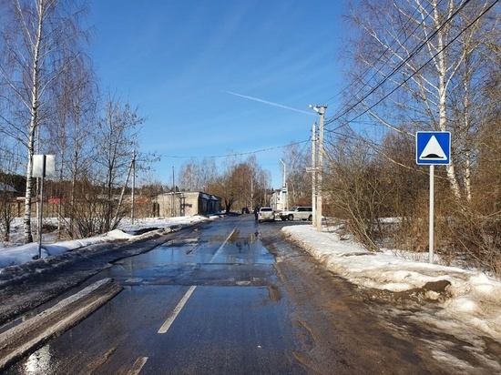 В поселке Тверской области столкнулись автомобили: пострадал ребенок