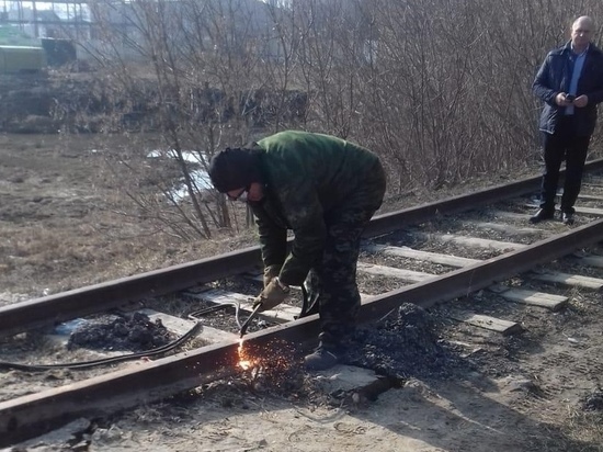 На улице Магистральная в Тамбове демонтировали ж/д рельс