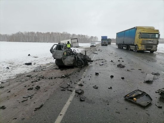 В Новосибирской области два человека погибли в ДТП с двумя грузовиками