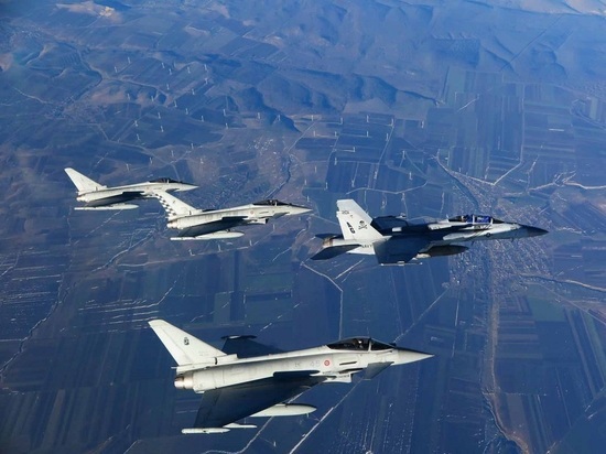 Украина попросила Финляндию передать ей истребители F/A-18 Hornet