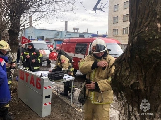 В Ярославле в 13-30 началось возгорание в одном из зданий на территории Моторного завода