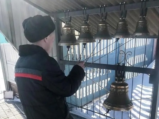 В Красноярском крае священник показал осужденным мастер-класс по звонарному делу