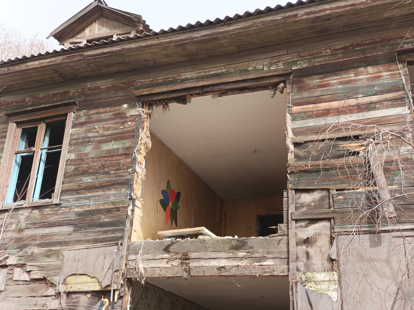 Еще один ветхий барак снесли в Хабаровске