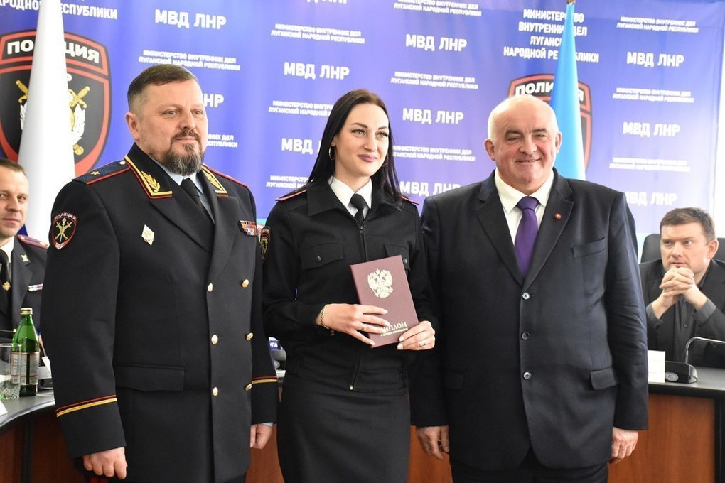 Итоги поездки губернатора на Донбасс: луганские выпускники получили костромские дипломы
