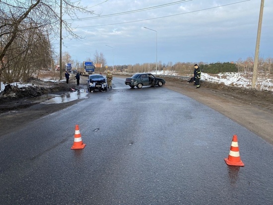 Четыре человека пострадали в ДТП на встречке в Тверской области