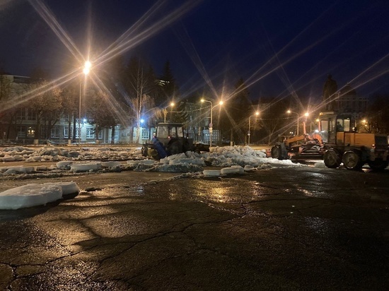 Воскресенский проспект в Йошкар-Оле расчистили от снега