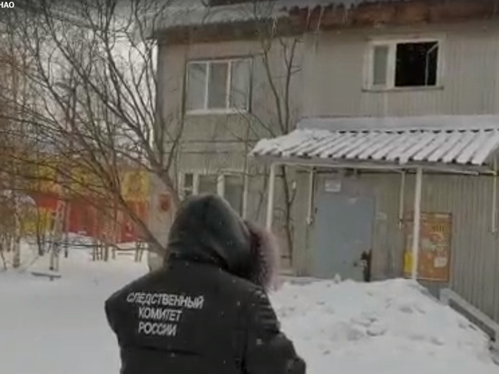 В Губкинском на мужчину с крыши дома рухнул лед